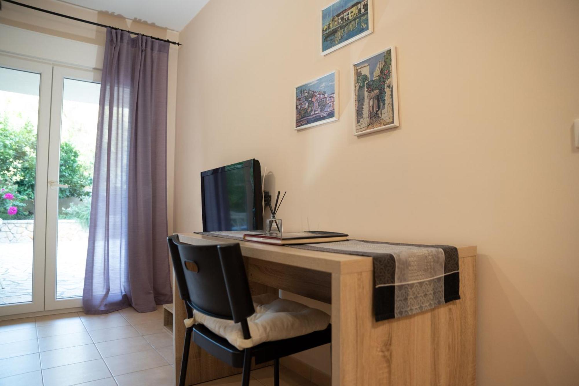 Solari Hill Maisonette Two Private Parking Alepou Exteriér fotografie
